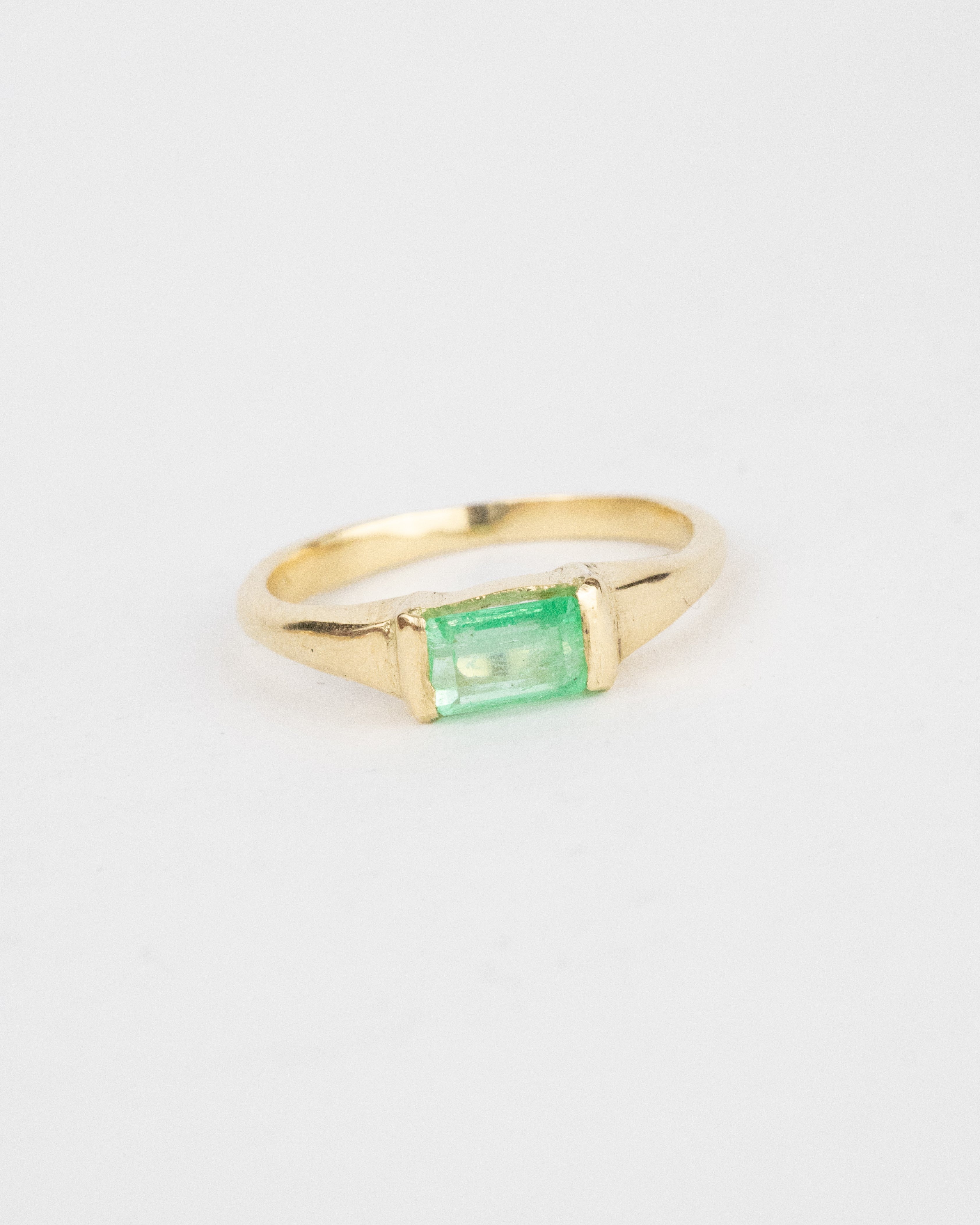 Anillo esmeralda baguette / TALLA 5 / 1 Esmeralda / Oro 18 K