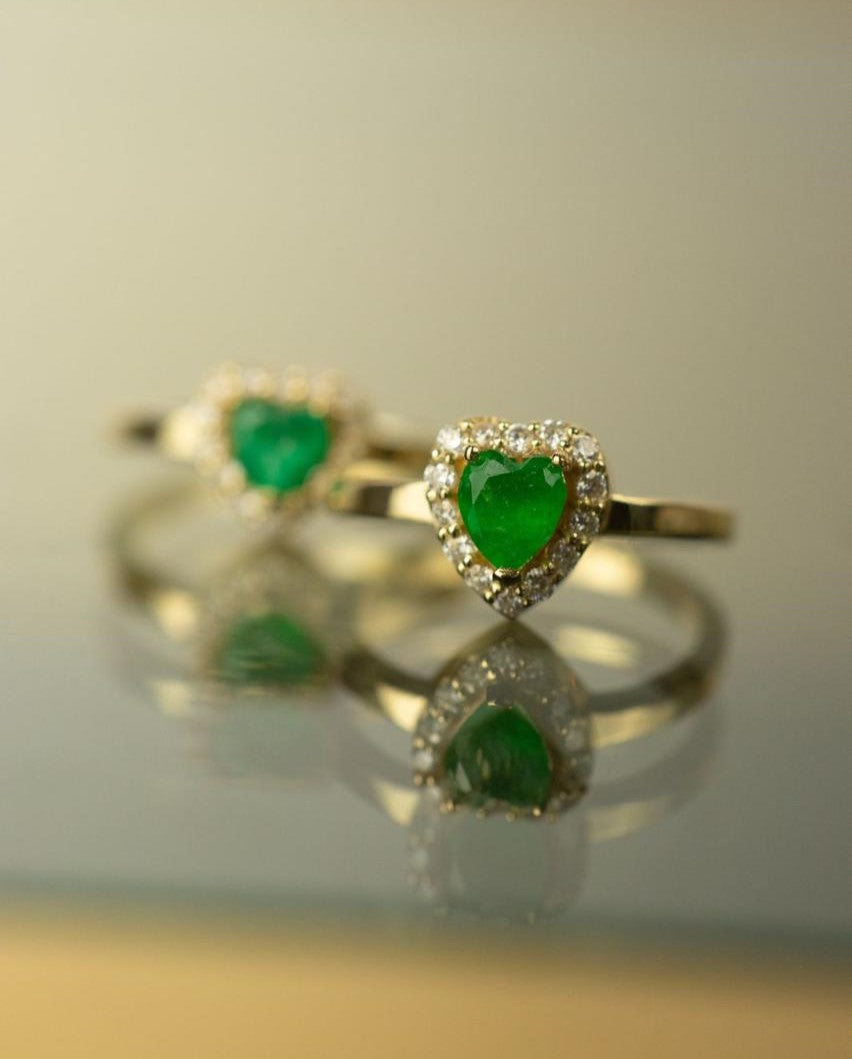 Anillo corazón de esmeralda & diamantes / TALLA 6 / 1 Esmeralda / 14 Diamantes / Oro 18 K