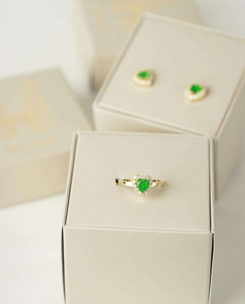 Anillo corazón de esmeralda & diamantes  / TALLA 6 / 1 Esmeralda / 14 Diamantes / Oro 18 K